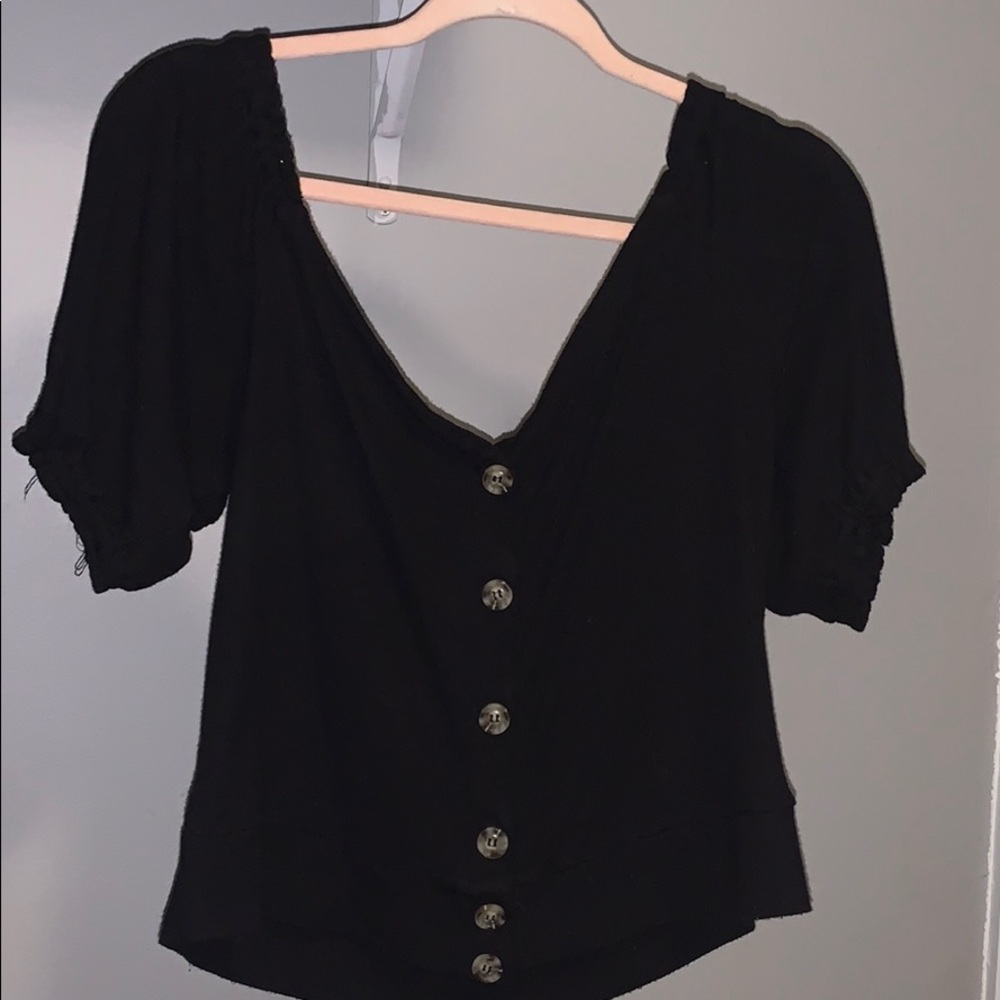 Mid cropped v neck shirt